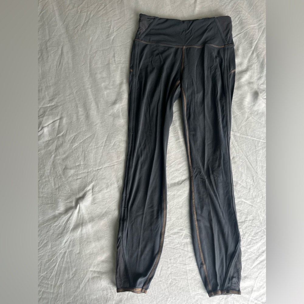 Grey Athleta leggings.